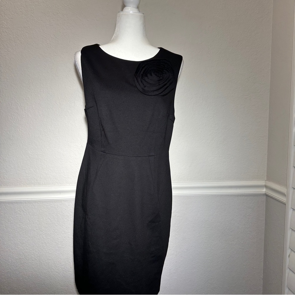TRINA TURK Black Dress With Flower On Shoulder Size 10 - Picture 6 of 10